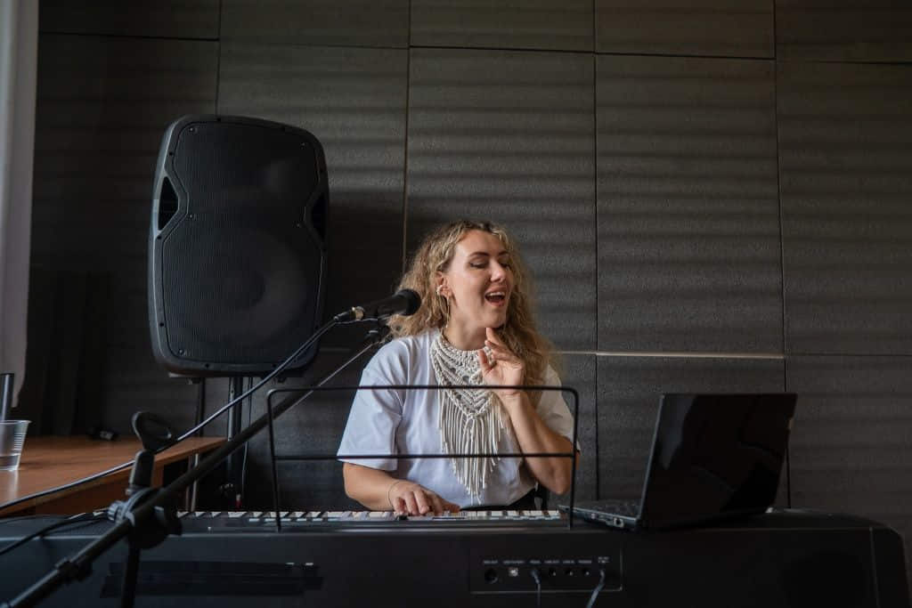 อาชีพเสริม Content Creator / Influencer