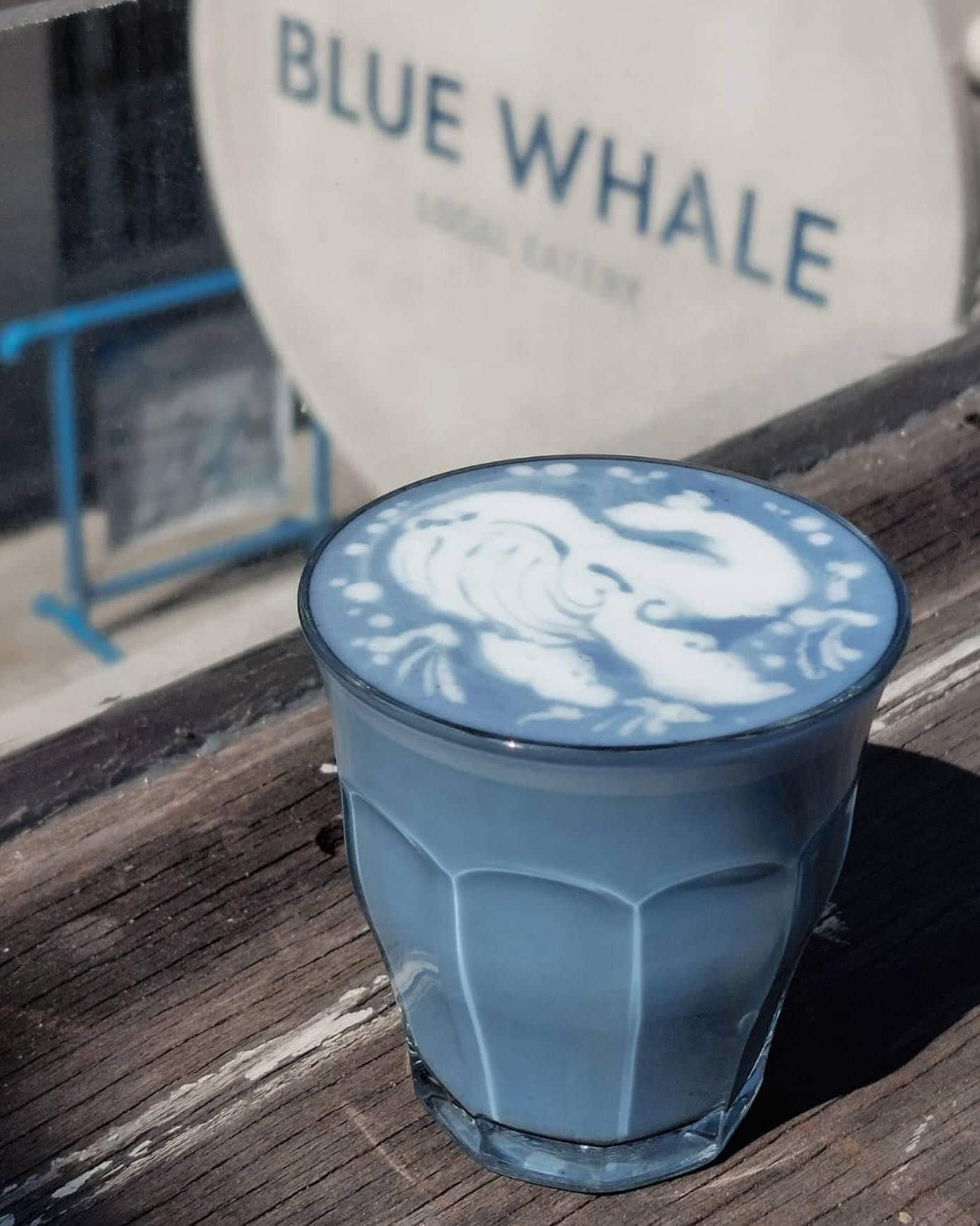 บลูเวล คาเฟ่ 