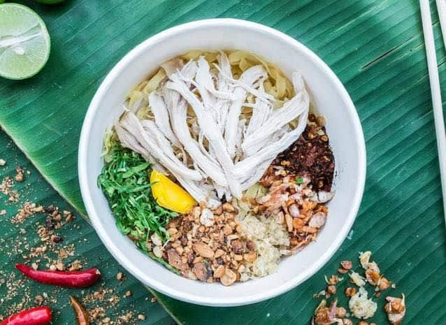 ก๋วยเตี๋ยวไก่ฉีก เข้ากรุง 