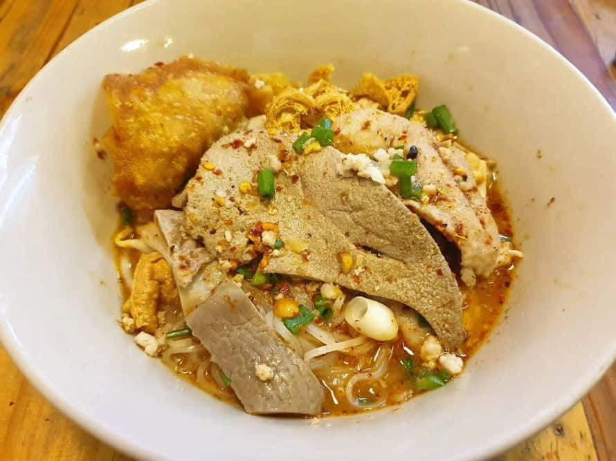  ก๋วยเตี๋ยวตรอกโรงหมู 