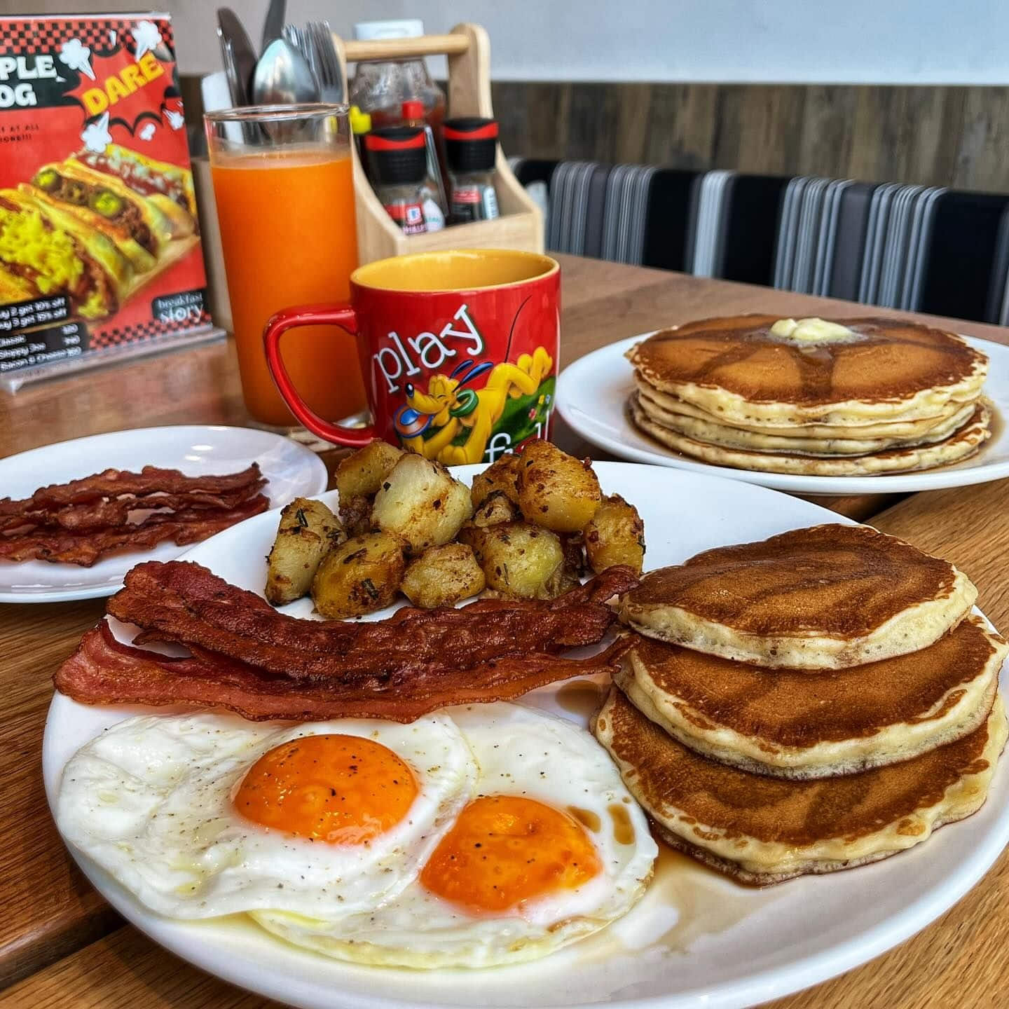 Breakfast Story Phloen Chit