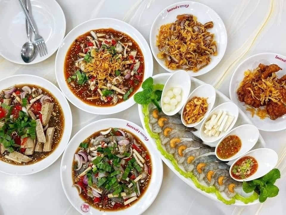 ร้านโคตรยำ ห้วยขวาง