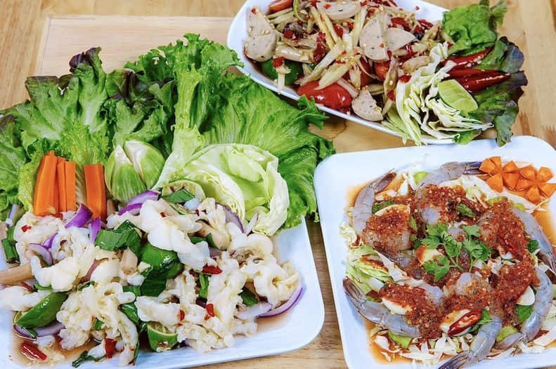 ร้านคนบ้ายำ 