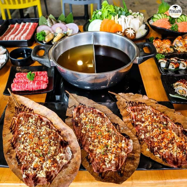 Penguin Eat Shabu Saphan Khawai

