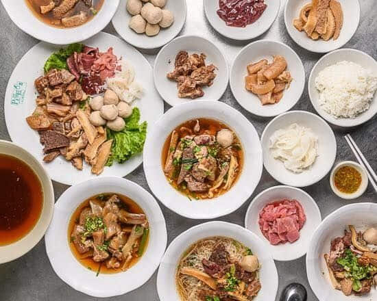  Chitkamon Beef Noodle Wongwian Yai 