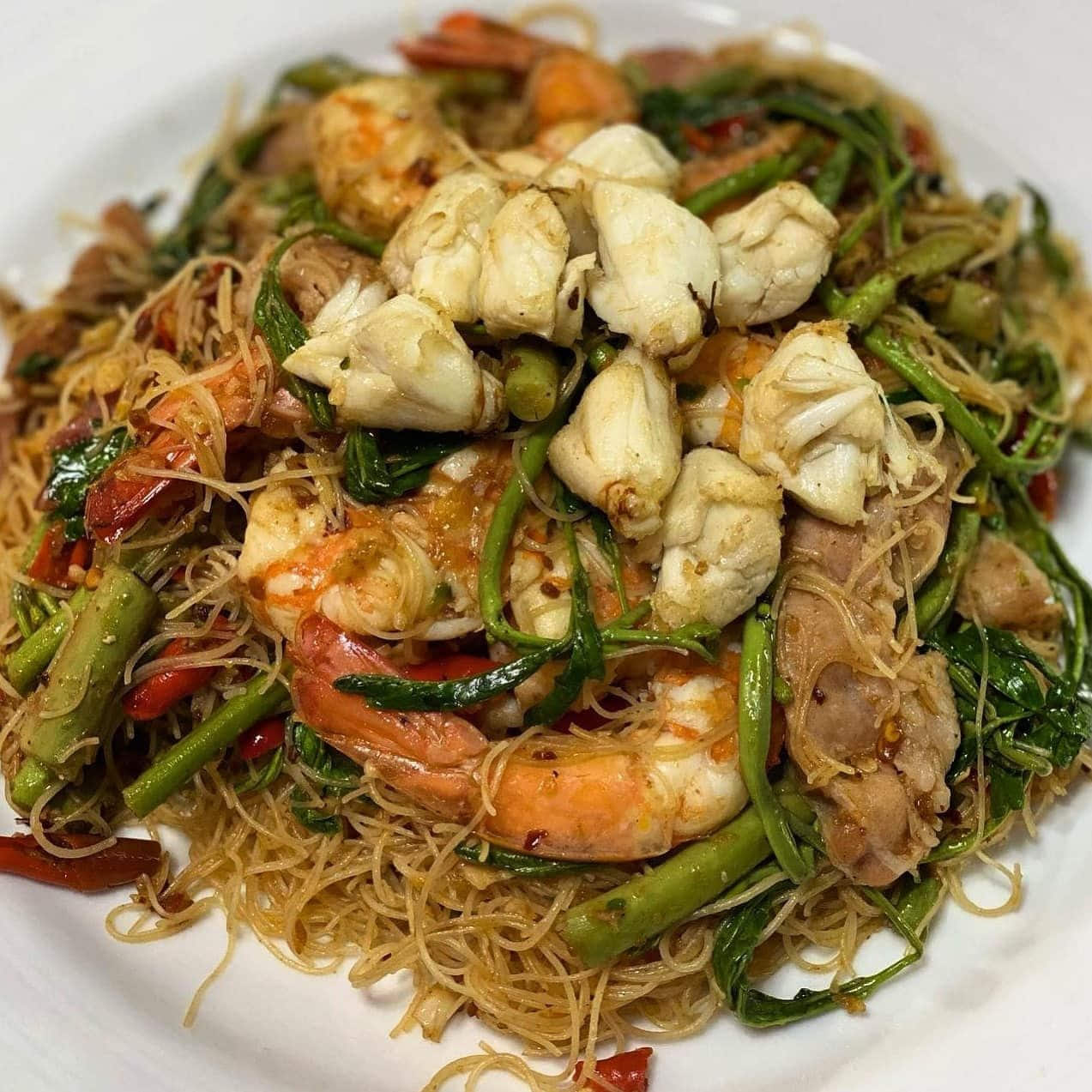 ฉอเล้ง หมี่กระเฉด ตลาดพลู 