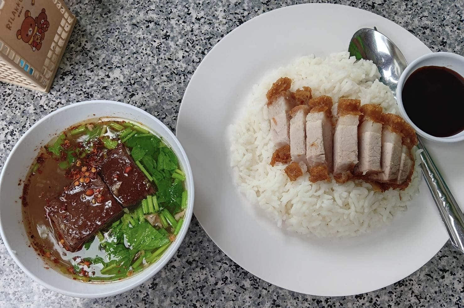 ต้มเลือดหมูศาลเจ้าพ่อเสือ
