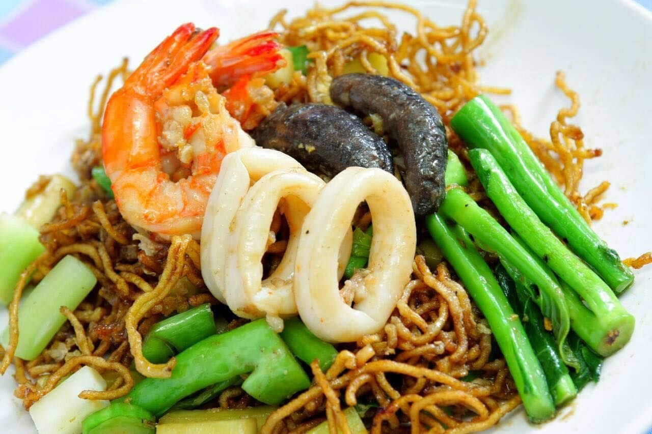  ราดหน้ายอดผักสูตร 40 ปี ศาลเจ้าพ่อเสือ
