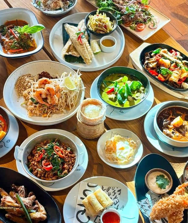 Greyhound Café La Villa Ari เกรฮาวด์ คาเฟ่ ลา วิลล่า อารีย์
