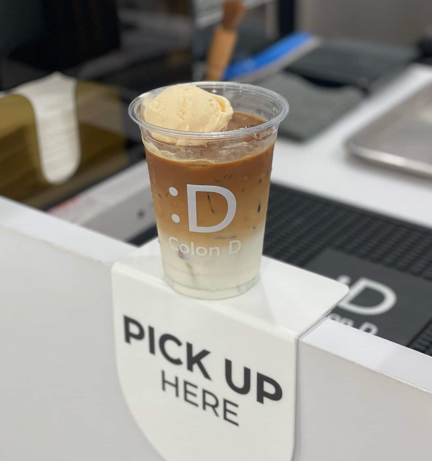  colon D café
