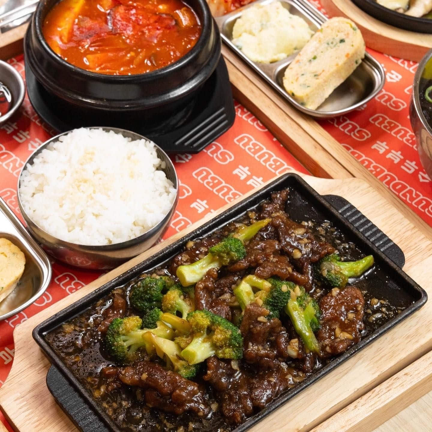 Sundububu & Mil Toast Express