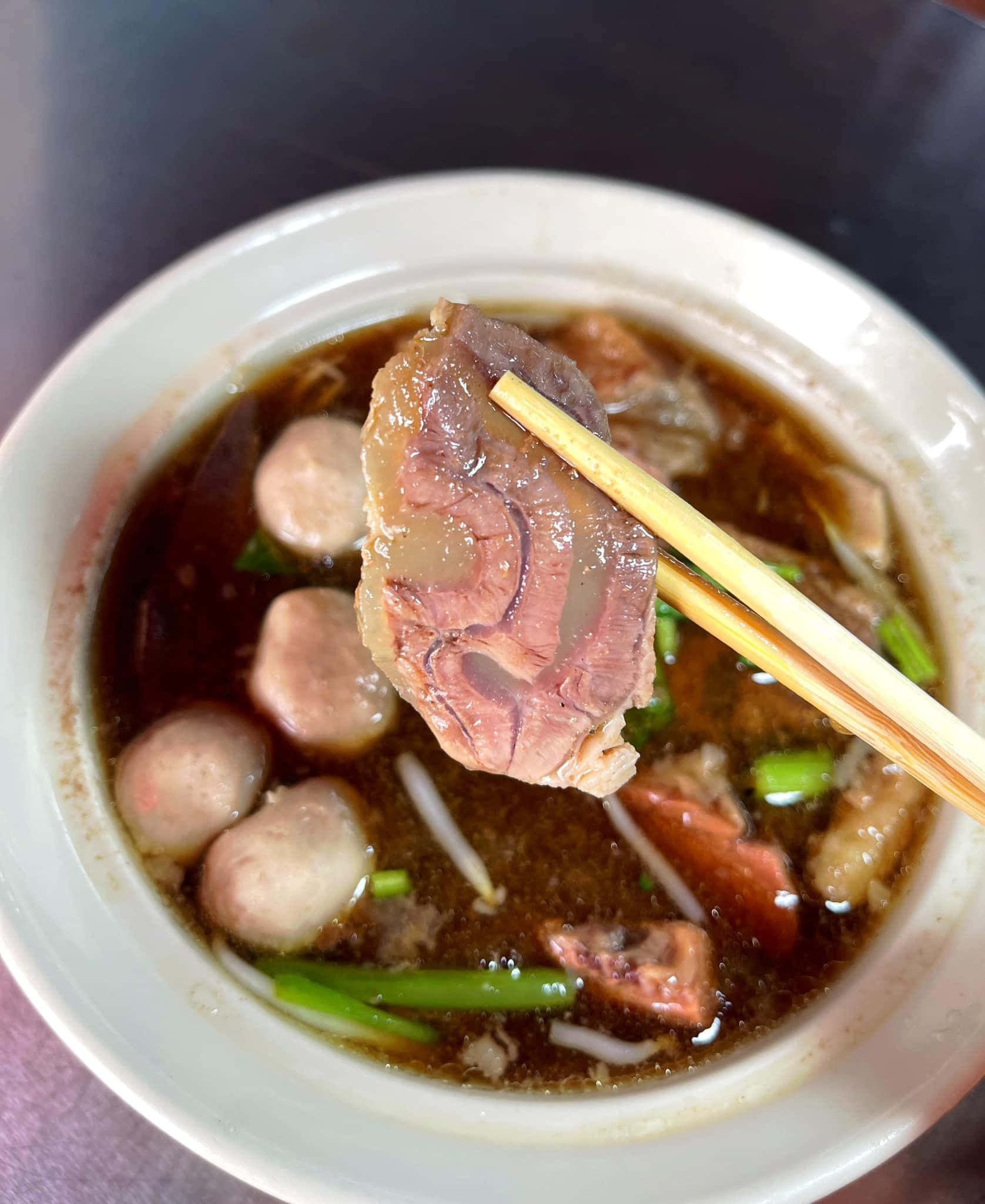  ฮั้ว ดอนเมือง