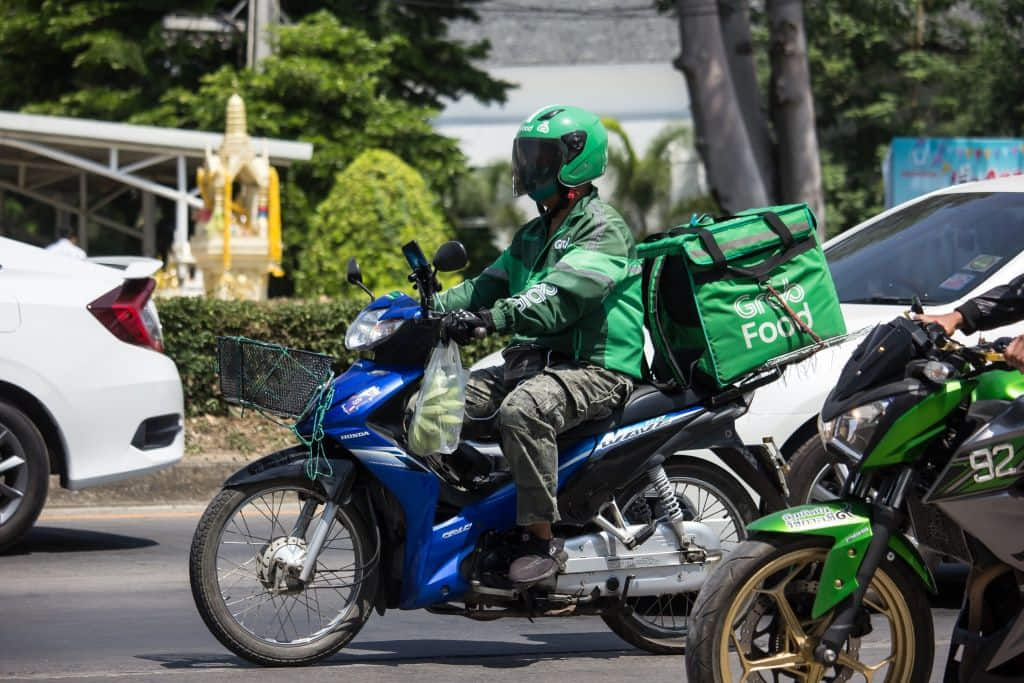 วิธีขับขี่รถจักรยานยนต์ให้ปลอดภัย มีอะไรบ้าง