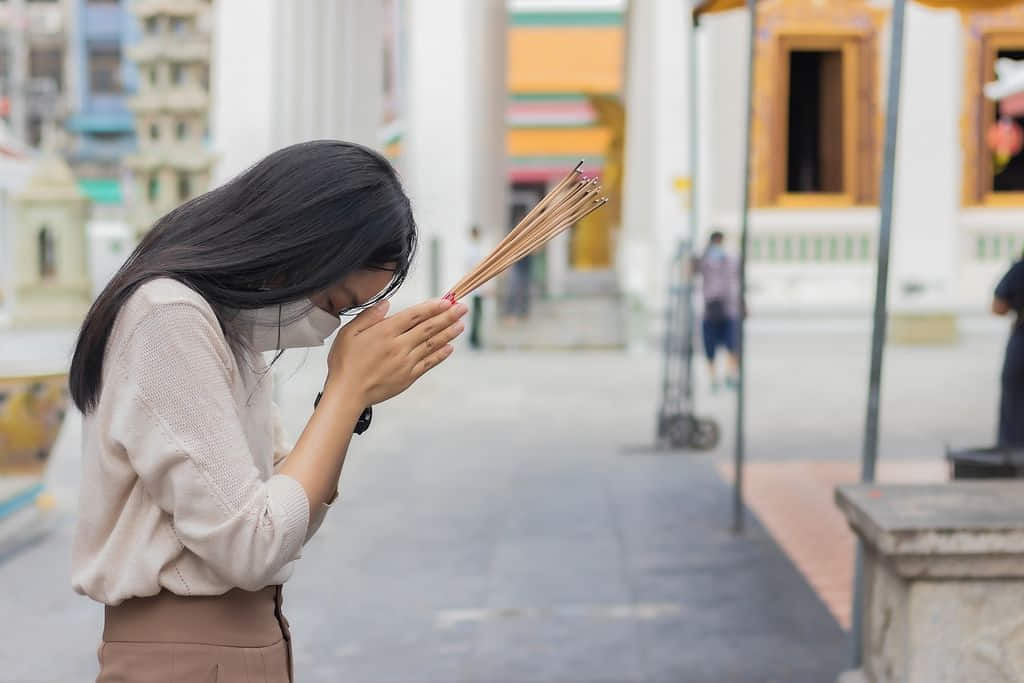 คาถาเรียกลูกค้า ตาไข่ ที่ถูกต้องสวดอย่างไร