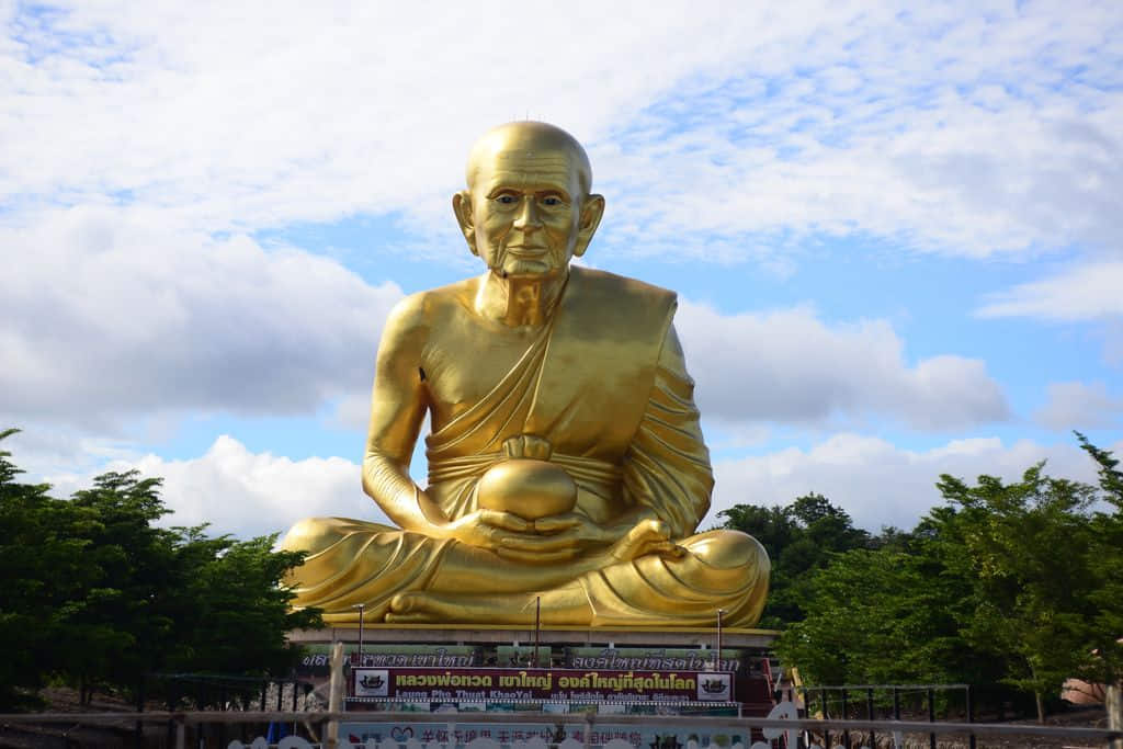 คาถาเรียกลูกค้า หลวงปู่ทวด ที่ถูกต้องสวดอย่างไร