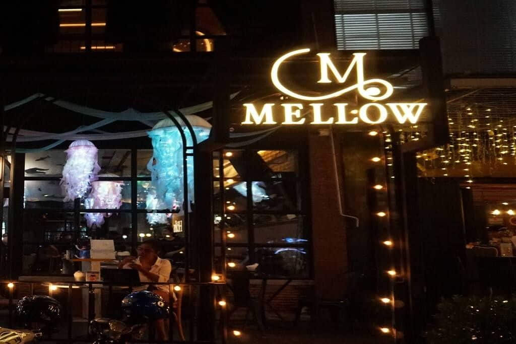 ร้านเหล้าทองหล่อ Mellow Restaurant & Bar