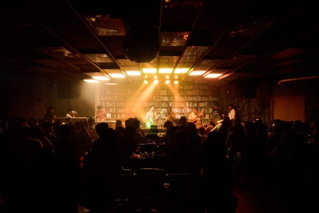 ร้านเหล้าทองหล่อ Paper Plane Project