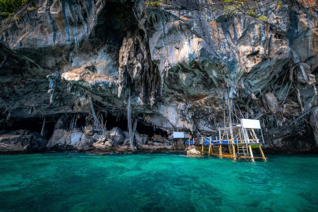 ที่เที่ยวกระบี่ ถ้ำไวกลิ้ง