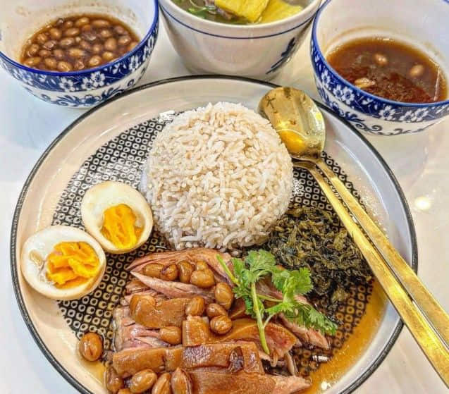  ขาหมูกระทะทอง 