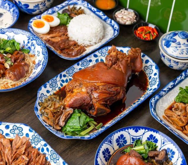 จันทน์เจริญ ข้าวขาหมูและก๋วยเตี๋ยวไก่ ถนนจันทน์ 