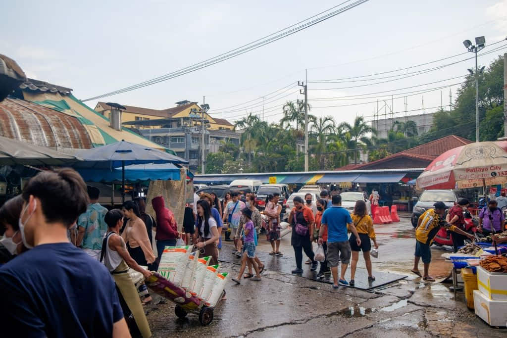 เที่ยวพัทยา 1 วัน ตลาดลานโพธิ์ นาเกลือ