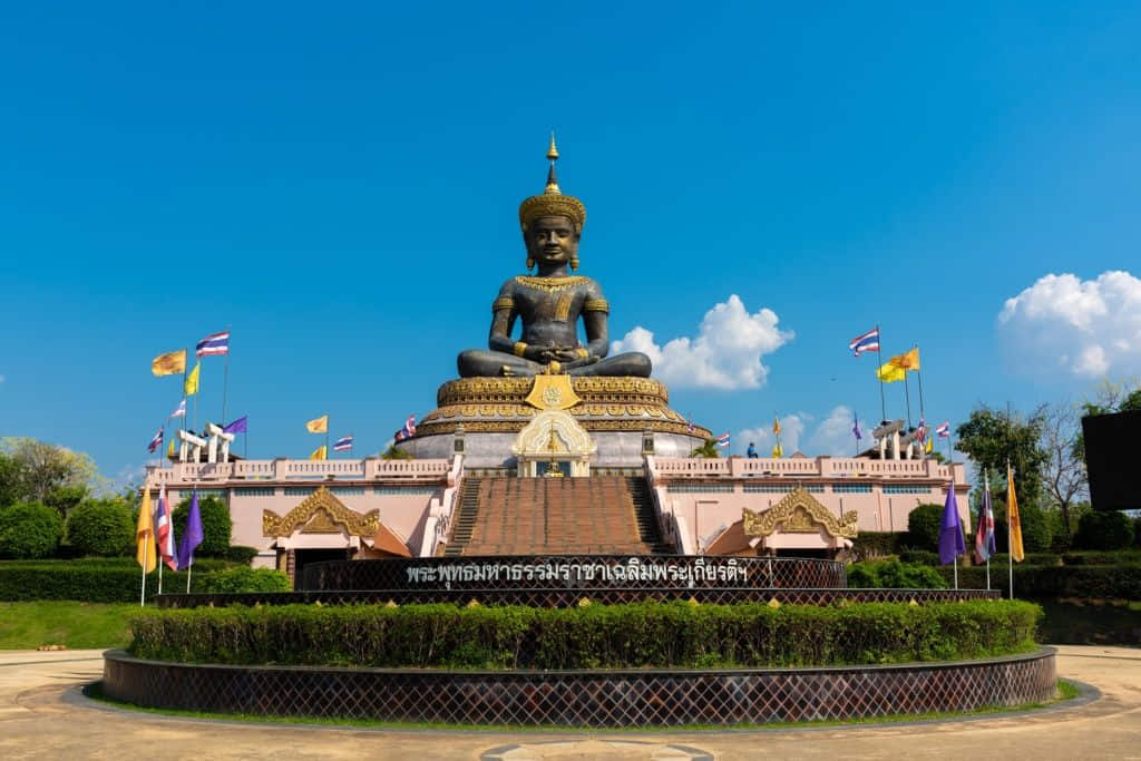 พระพุทธมหาธรรมราชาองค์ใหญ่ที่พุทธอุทยานเพชบุระ จังหวัดเพชรบูรณ์