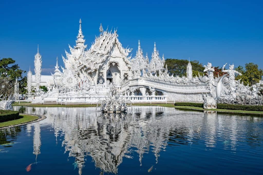 อุโบสถสีขาววัดร่องขุ่น ที่เที่ยวเชียงรายที่คนนิยมมากที่สุด