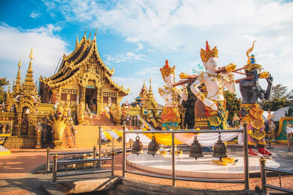 วิหารสีทองวัดแสงแก้วโพธิญาณ ที่เที่ยวเชียงรายสายบุญ