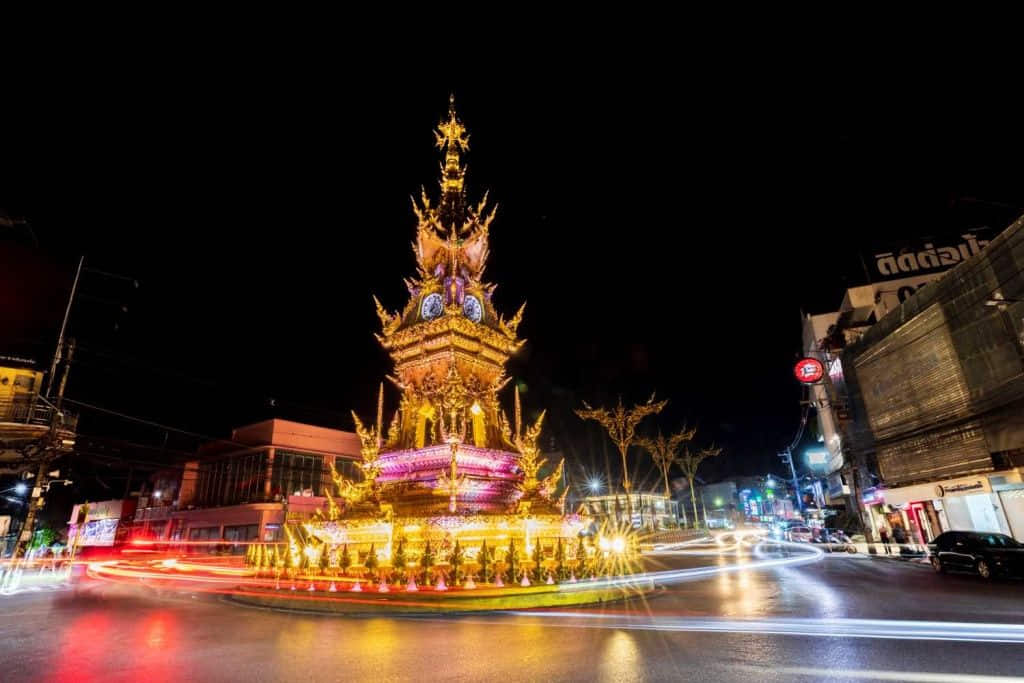 หอนาฬิกาเฉลิมพระเกียรติยามค่ำ ที่เที่ยวเชียงรายกลางเมือง
