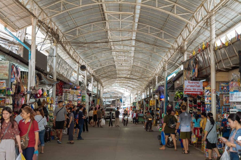 ตลาดชายแดนแม่สายจุดเหนือสุดของไทย ที่เที่ยวเชียงรายสายช้อปปิ้ง