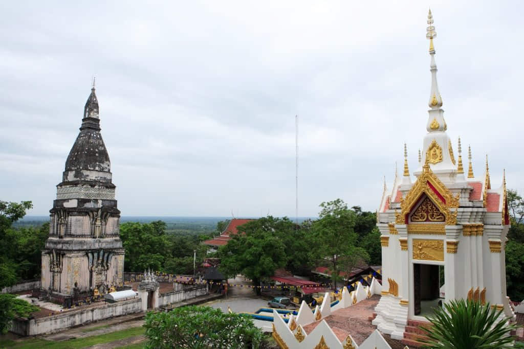มณฑปทรงระฆังคว่ำที่วัดพระพุทธบาทบัวบก อำเภอบ้านผือ