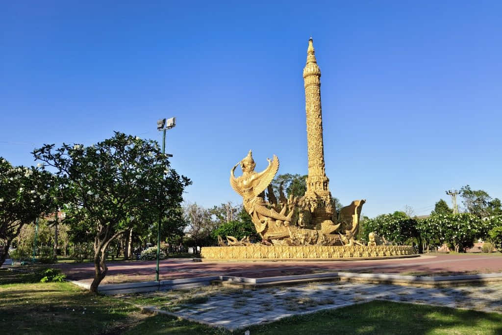 ลานกว้างและอนุสาวรีย์ที่ทุ่งศรีเมืองอุดรธานี กลางเมืองอุดร