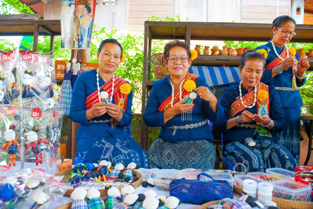 เรือนไทพวนและงานปั้นดินเผาในชุมชนบ้านเชียง จังหวัดอุดรธานี
