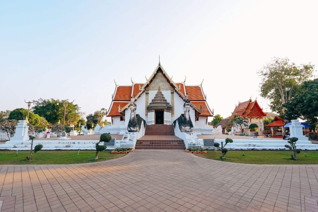 ภาพปู่ม่านย่าม่านในวัดภูมินทร์ ที่เที่ยวน่านที่คนนิยมมากที่สุด