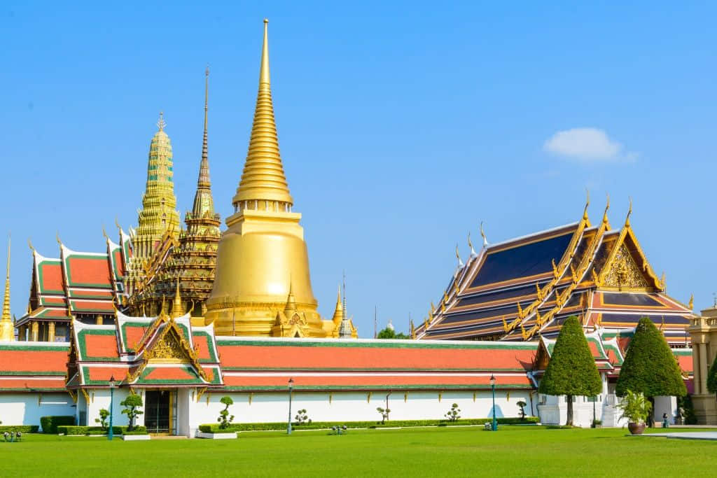 พระระเบียงคดวัดพระแก้วในพระบรมมหาราชวัง ที่เที่ยวกรุงเทพที่คนนิยมมากที่สุด