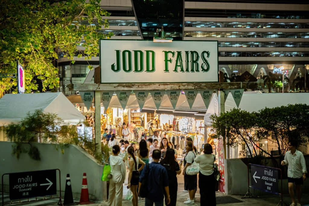 โซนอาหารในจ๊อดแฟร์ยามค่ำ ที่เที่ยวกรุงเทพตลาดนัดกลางคืน