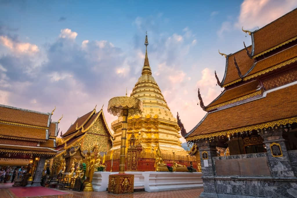 เจดีย์ทองวัดพระธาตุดอยสุเทพ ที่เที่ยวเชียงใหม่ที่คนนิยมมากที่สุด