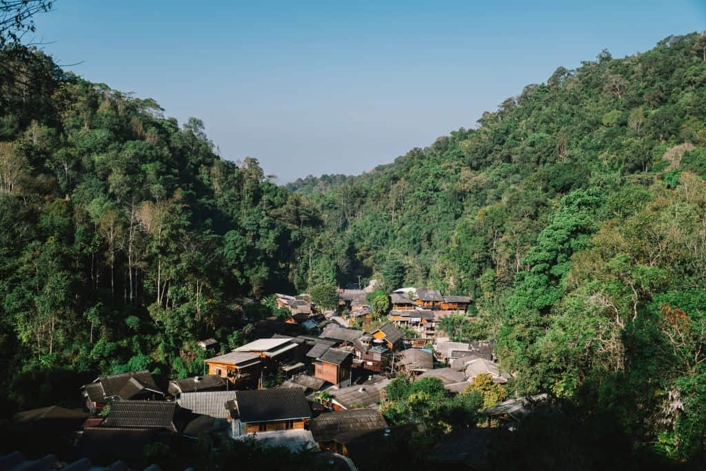 บ้านไม้ริมลำธารหมู่บ้านแม่กำปอง ที่เที่ยวเชียงใหม่บรรยากาศเย็นสบาย
