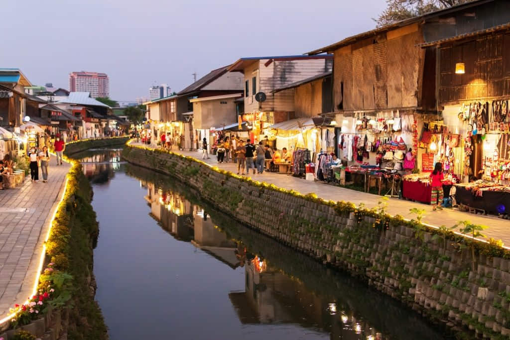 ทางเดินริมคลองแม่ข่ายามเย็น ที่เที่ยวเชียงใหม่ย่านไลฟ์สไตล์