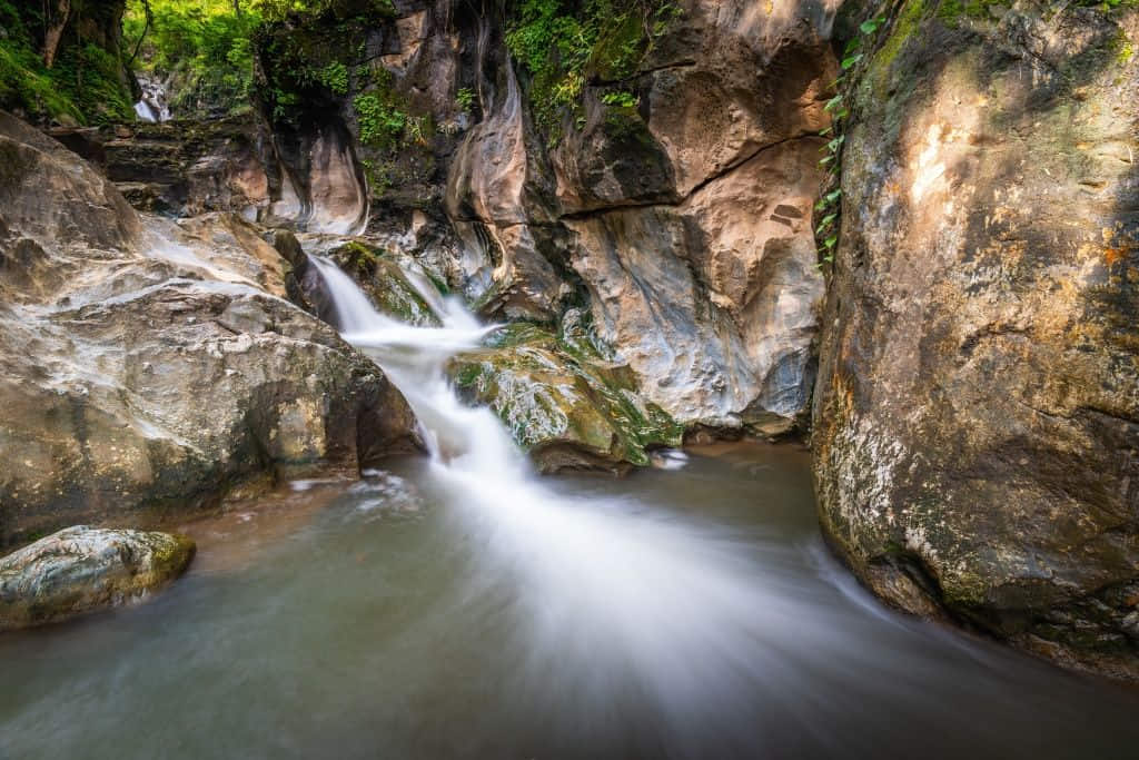 น้ำตกลานสางบนลานหินกว้าง อุทยานแห่งชาติลานสาง จังหวัดตาก