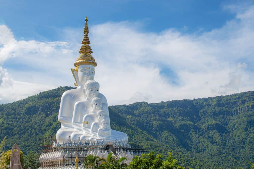 ผิวเจดีย์ประดับกระเบื้องที่วัดพระธาตุผาซ่อนแก้ว ที่เที่ยวเขาค้อยอดนิยม