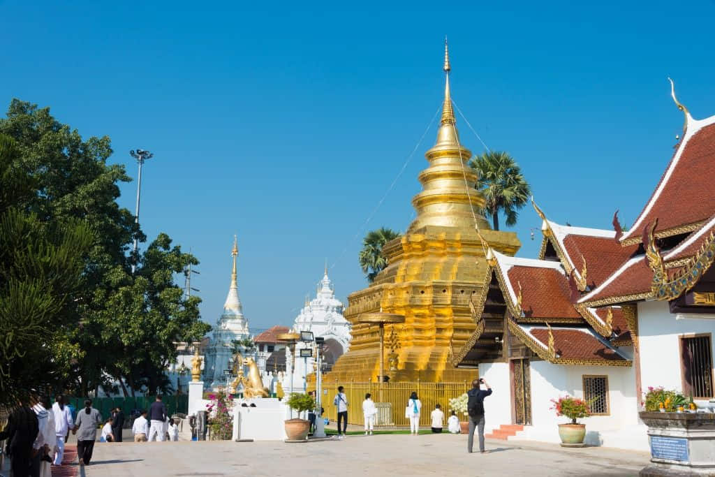 พระวิหารวัดพระธาตุศรีจอมทองวรวิหาร จุดแวะก่อนขึ้นดอยอินทนนท์