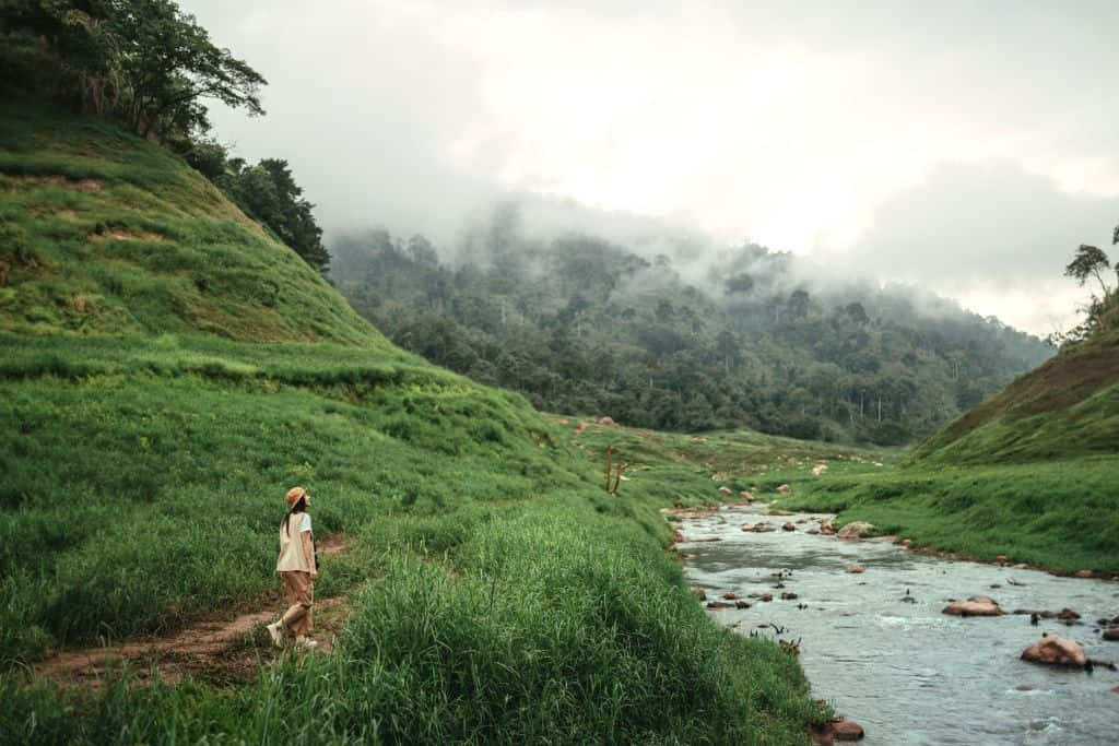 จุดชมวิวบนเขาช่องลม มองเห็นที่ราบนครนายกเบื้องล่าง