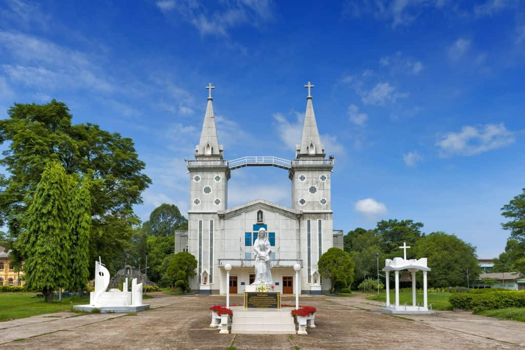 โบสถ์คริสต์สถาปัตยกรรมยุโรปที่วัดนักบุญอันนา หนองแสง นครพนม