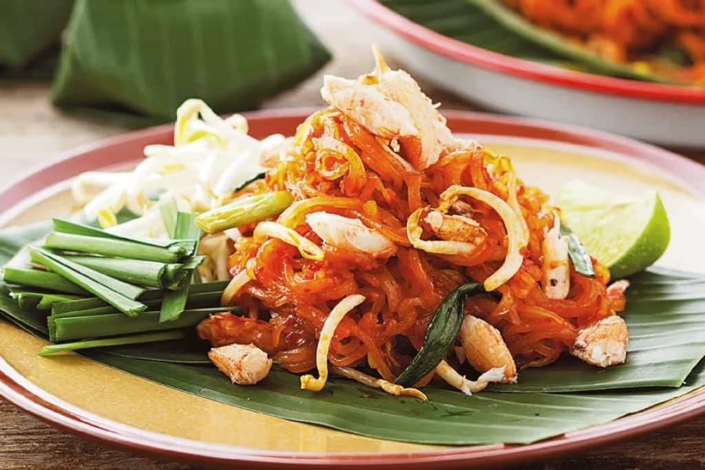 เส้นจันท์ผัดปูอาหารขึ้นชื่อในตลาดริมน้ำจันทบูร