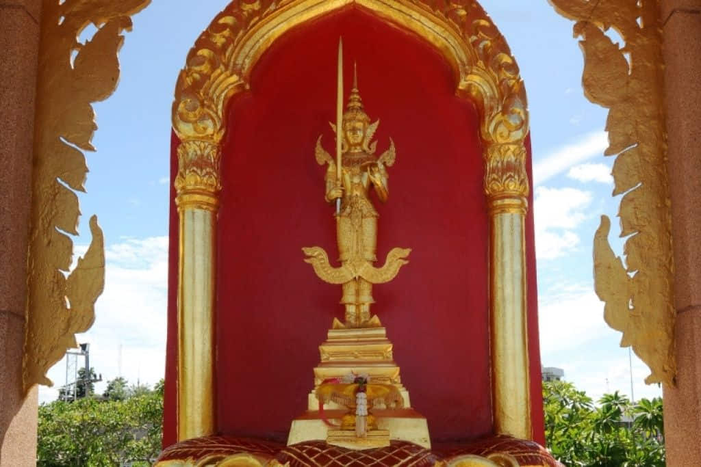 พระสยามเทวาธิราชจำลองที่อำเภออรัญประเทศ จังหวัดสระแก้ว