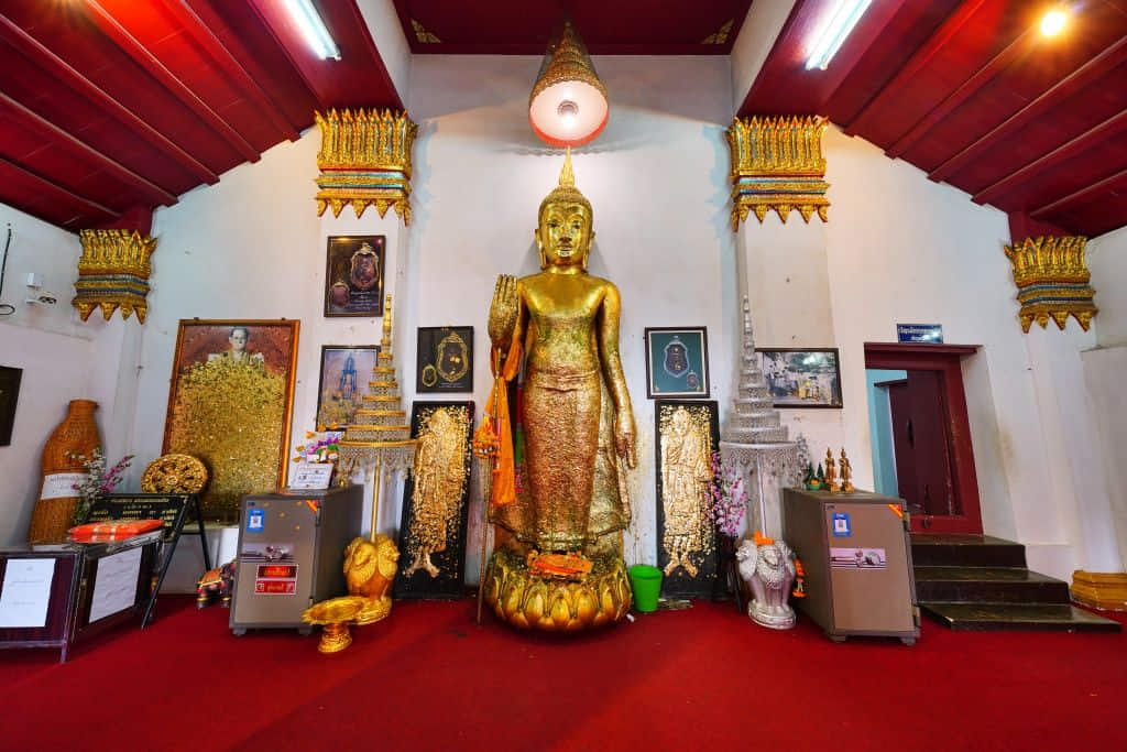 วัดธรรมามูลวรวิหารบนเชิงเขาธรรมามูล ริมแม่น้ำเจ้าพระยา จังหวัดชัยนาท