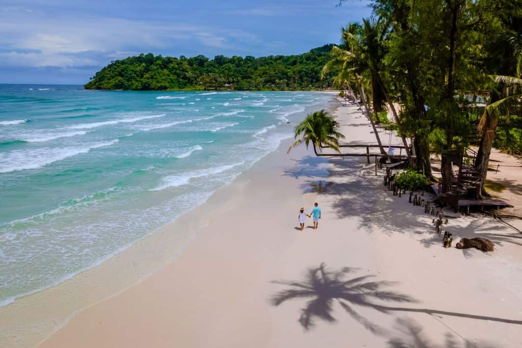 หาดทรายขาวและน้ำทะเลใสที่เกาะกูด จังหวัดตราด