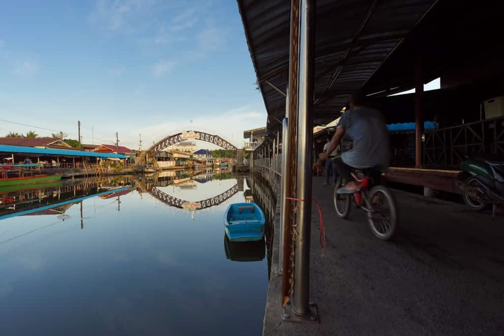 วิถีชุมชนริมคลองและป่าโกงกางที่บ้านน้ำเชี่ยว จังหวัดตราด