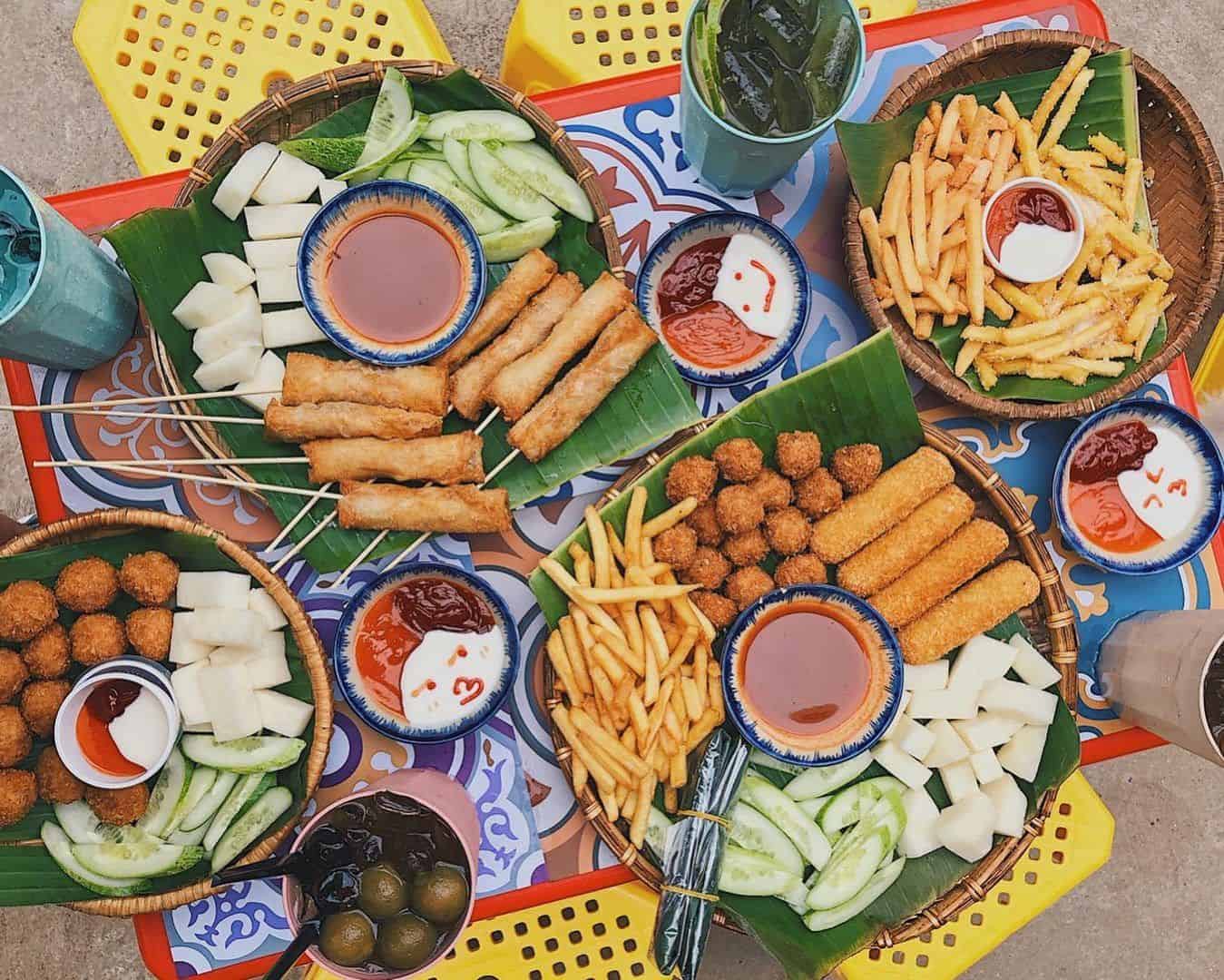 Món ăn đường phố cho buổi tối lang thang Sài Gòn